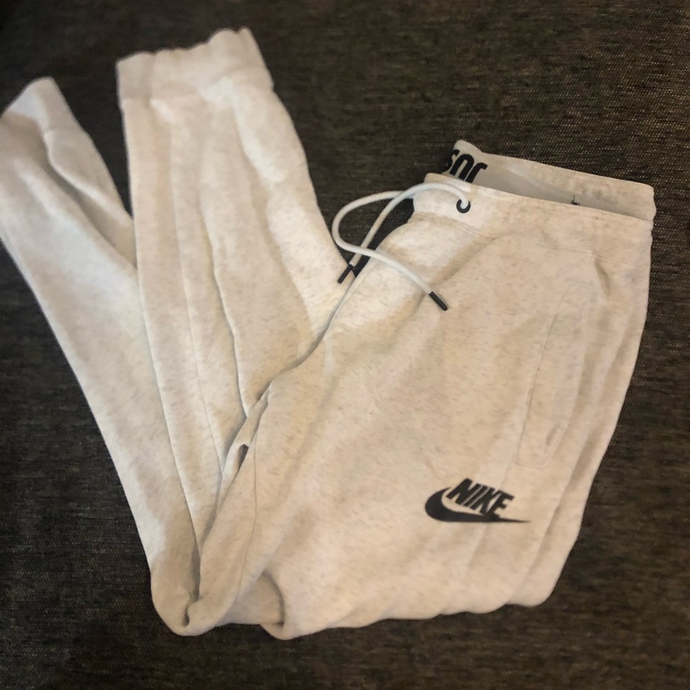 💜 nike sweat pants!